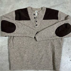 L.L Bean mens 100% Wool Commando Sweater. Size Large in excellent condition.